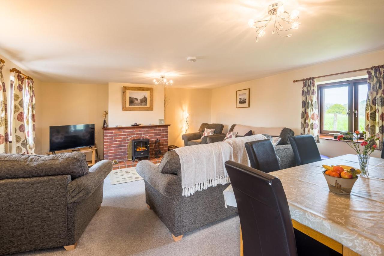 Well Farm Cottages North Tamerton Exteriör bild