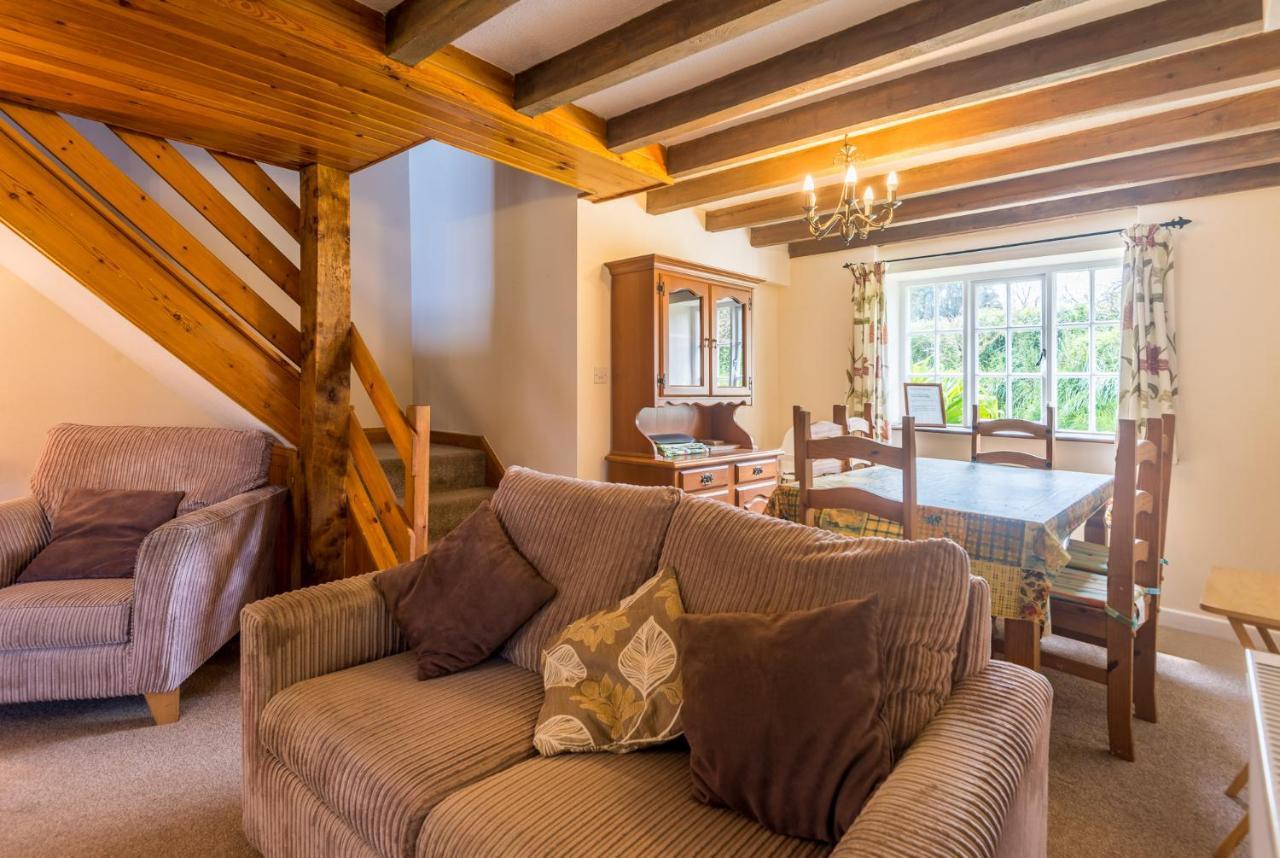 Well Farm Cottages North Tamerton Exteriör bild