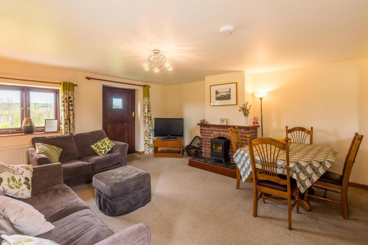 Well Farm Cottages North Tamerton Exteriör bild