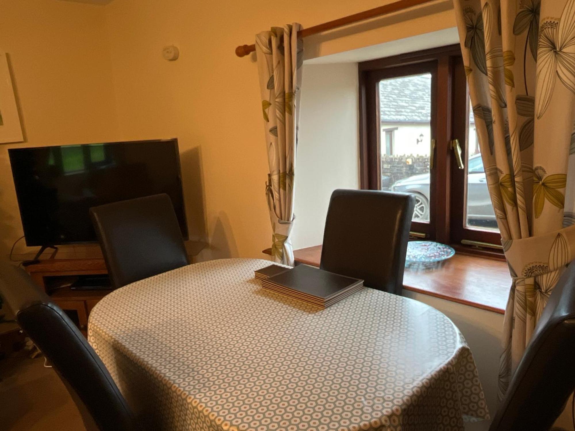 Well Farm Cottages North Tamerton Exteriör bild