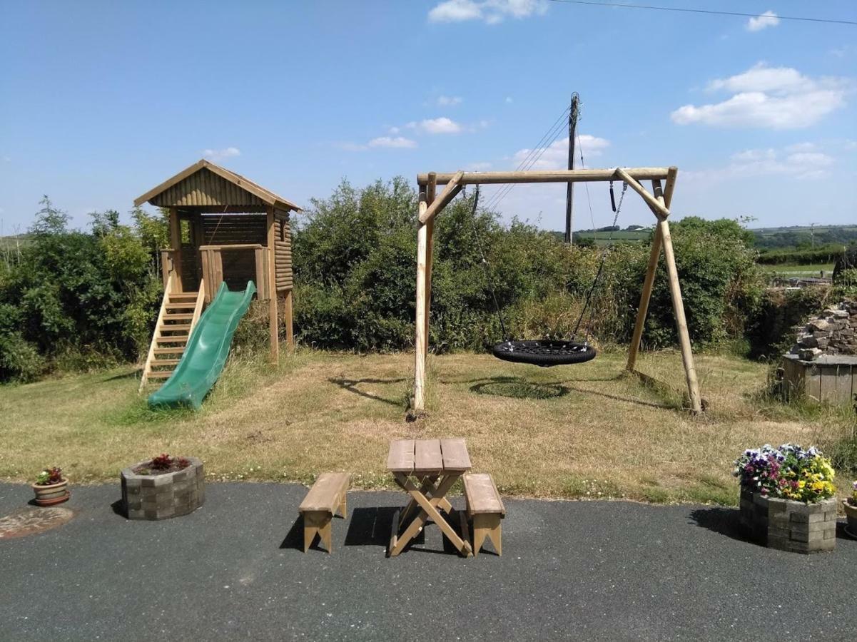 Well Farm Cottages North Tamerton Exteriör bild